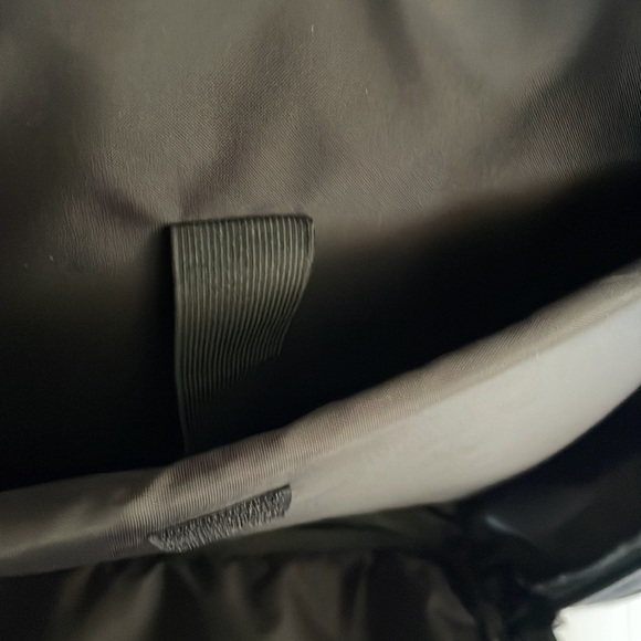 Targus black backpack 13.6 x 8.66 x 18.31 NEW with tags - Picture 10 of 13